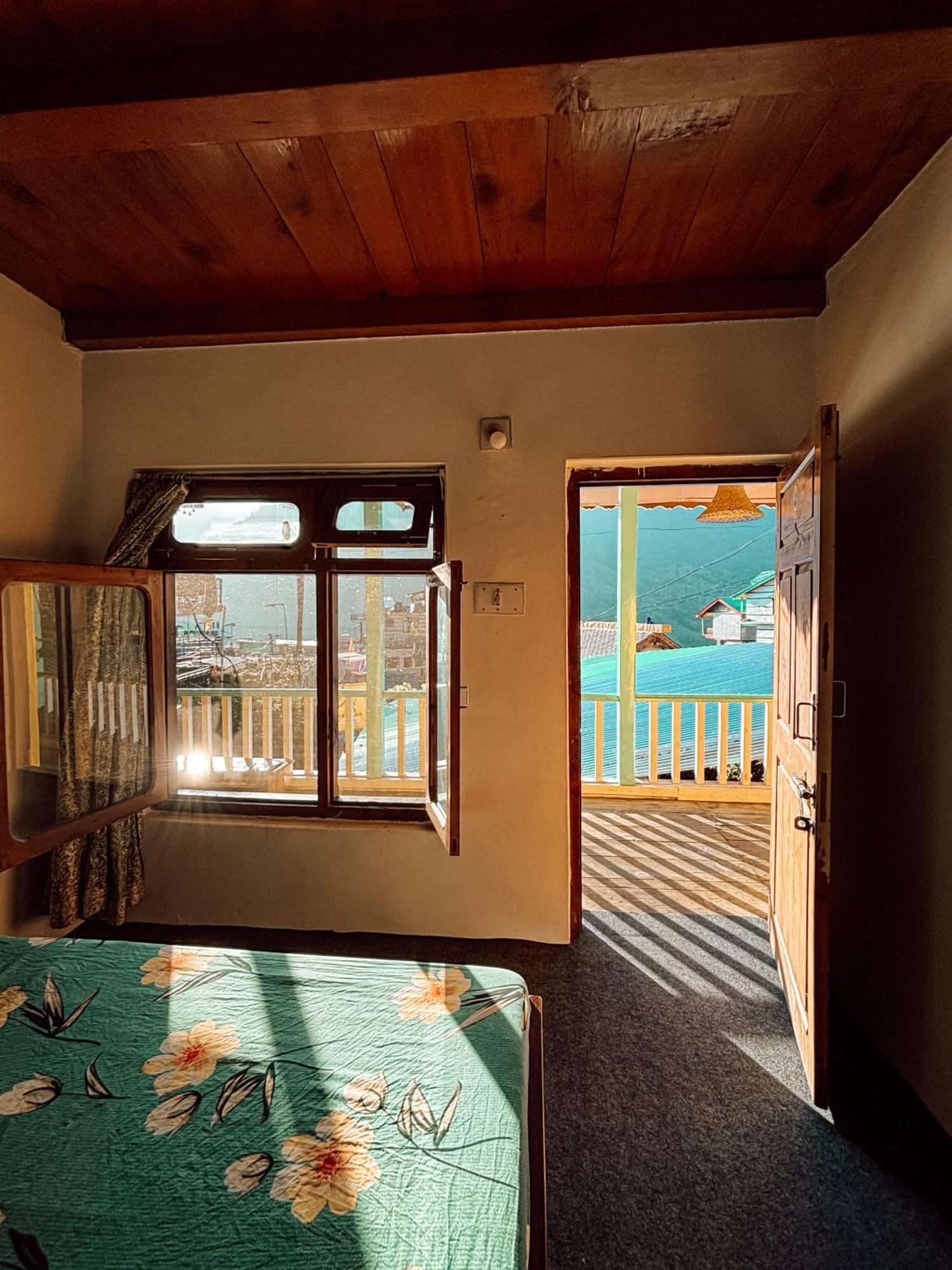 Yaarana Stay & Cafe, Vashisht, Manali Eksteriør billede